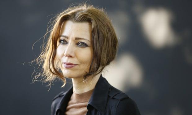 ცნობილი მწერალი საკუთარი რომანების გამო შესაძლოა, გაასამართლონ - ელიფ შაფაქის წიგნებს პროკურატურა სწავლობს