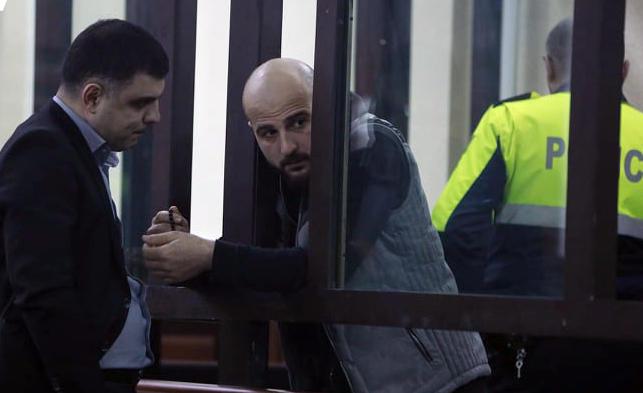 ლევან ჯიბღაშვილი წარდგენილ ბრალდებაში თავს სრულად ცნობს დამნაშავედ - საქალაქო სასამართლოში სხდომა მიმდინარეობს