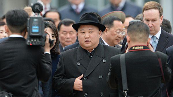 რუსეთში კიმ ჩენ ინის ჩაცმულობა მოსწონთ - "მას რომანტიკული განწყობა აქვს"