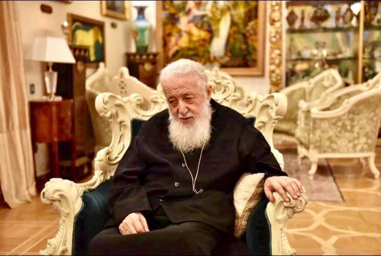 უფროსებს ჰგონიათ, უკეთესად იციან, რა უნდა აკეთონ შვილებმა, შვილებს კი მიაჩნიათ, რომ თავად უნდა განსაზღვრონ თავისი ყოფა - პატრიარქი