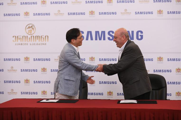 „სამსუნგი“ „ერისიონის“ სასცენო და სარეპეტიციო ფორმების განახლებას დააფინანსებს - კომპანიასა და ანსამბლს შორის ურთიერთთანამშრომლობის მემორანდუმი გაფორმდა