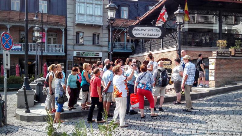 ტურისტების რაოდენობამ გასულ წელთან შედარებით მოიმატა - რომელი ქვეყნებიდან შემოდის ყველაზე მეტი ვიზიტორი