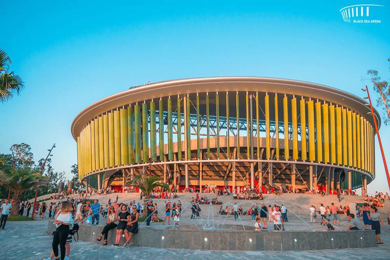 "ბლექ სი არენაზე" Black Eyed Peas იმღერებს