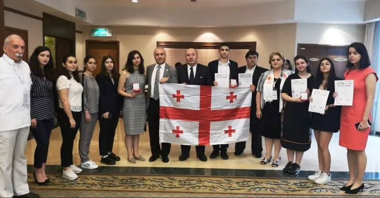 ქართველმა მოსწავლეებმა ახალგაზრდა მეცნიერთა საერთაშორისო კონფერენციიდან ოქროს მედალი ჩამოიტანეს