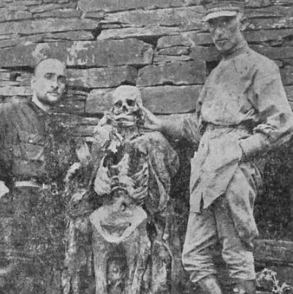 "მიცვალებულებს ხარის ტყავში ახვევდნენ და ხეზე ჰკიდებდნენ..." - დაკრძალვის უცნაური წესები, რომელიც საქართველოში ძველად იყო გავრცელებული