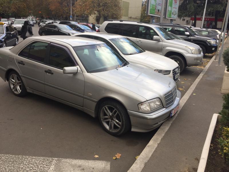 პეკინსა და მიმდებარე ქუჩებზე პარკირების ღირებულება საათში 1 ლარი იქნება