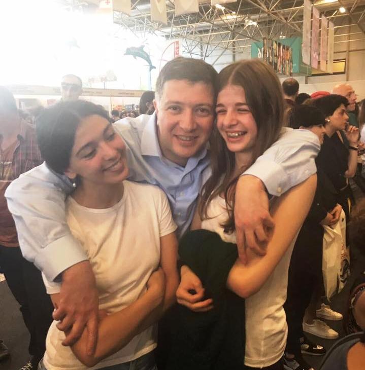 რას საქმიანობენ გიგი უგულავას ქალიშვილები