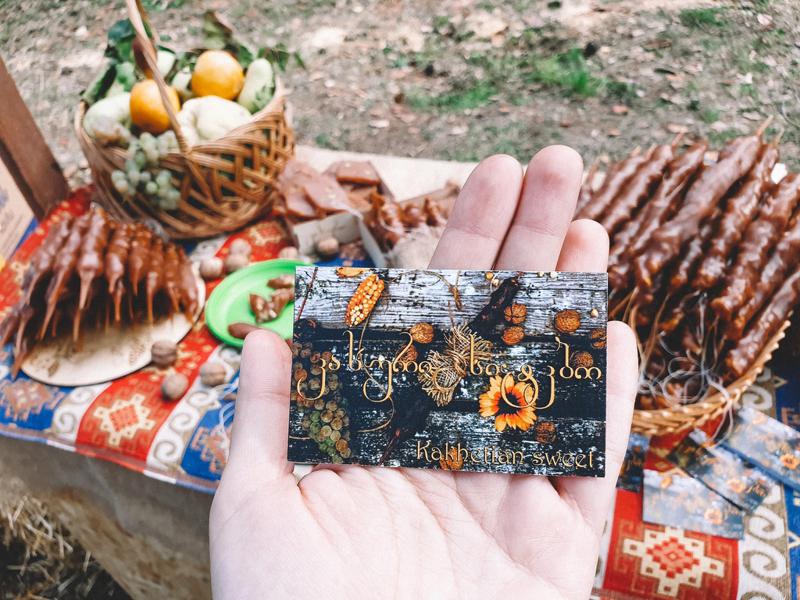 10 000 სტუმარი და 250-ზე მეტი მონაწილე საქართველოს ყველა კუთხიდან - მეღვინეობის ქალაქში სახალხო დღესასწაული მოეწყო