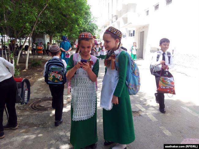 14 წლის გოგონებს სავალდებულო გინეკოლოგიურ გამოკვლევას ჩაუტარებენ - თურქმენეთში "მორალის გაკვეთილები" ტარდება