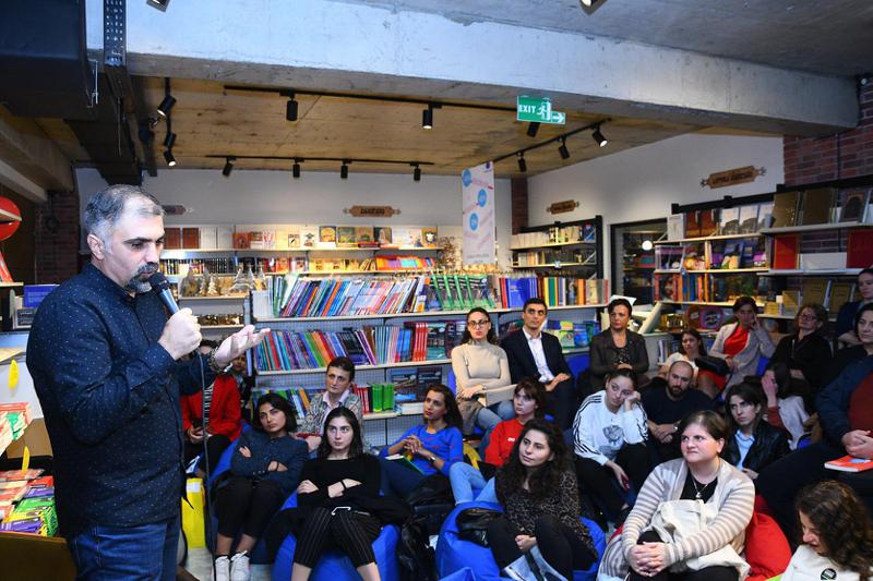 „როგორ შევცვალოთ ის, რაც არ მოგვწონს“ და „წარმატების 365 გასაღები“ - რამაზ გიგაურის ლექცია და წიგნის პრეზენტაცია „ბიბლუსი გალერეაში“ გაიმართა