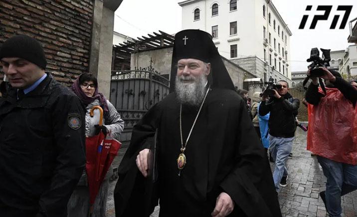 პატრიარქის ბრძანებით, მეუფე პეტრე ცაავა მონასტერში გამწესდა