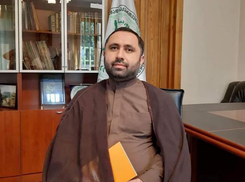 "ცდილობენ 18 წლამდე გაათხოვონ, რომ შინაბერას სტატუსი არ მიენიჭოს" - რას ამბობს საქართველოში მუსლიმთა შეიხი გოგონების ნაადრევ ქორწინებაზე