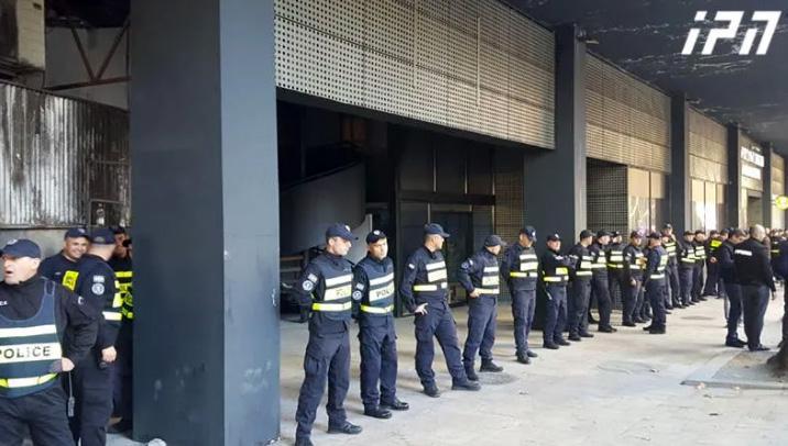 "ამირანის" ცენტრალურ შესასვლელთან სამართალდამცველები არიან მობილიზებული