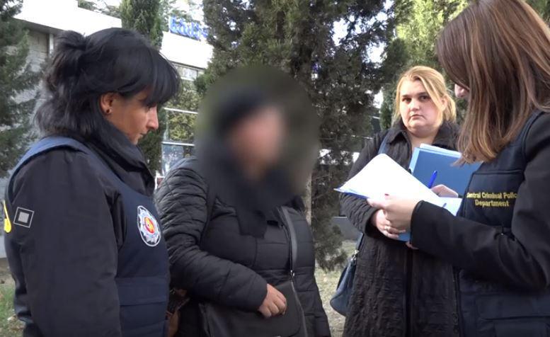 დააკავეს 35 წლის ქალი, რომელიც არასრულწლოვან შვილებს თბილისში მოწყალების შეგროვებას აიძულებდა