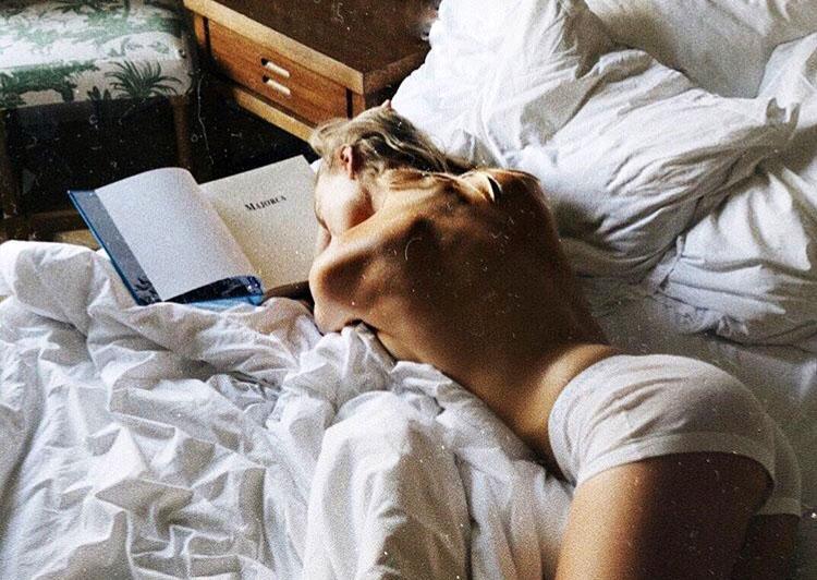 5 რამ, რასაც ბედნიერი ადამიანები დილით საწოლიდან ადგომამდე აკეთებენ