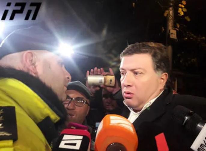 ზუბალაშვილების ქუჩაზე პოლიციასა და აქციის მონაწილეებს შორის შეხლა-შემოხლაა