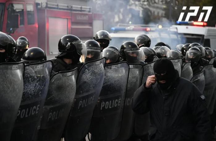 პარლამენტის ყველა შესასვლელი თავისუფალია - ტერიტორიას სპეცრაზმი აკონტროლებს