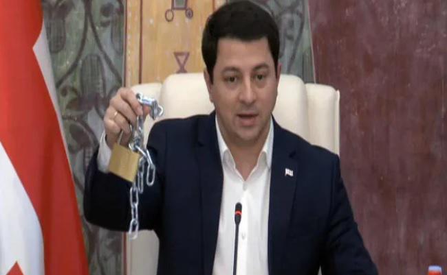 არჩილ თალაკვაძემ ოპოზიციას ბოქლომი უკან დაუბრუნა