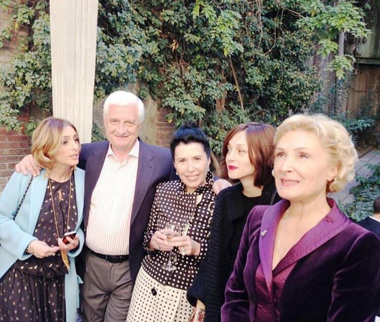 "დედა პრანჭიაა, რთულმა პერიოდმა ვერ გატეხა... სასამართლოზე წასვლამდე, თმა დაივარცხნა სალონში" - ნინო დარასელი ოჯახსა და სტილზე