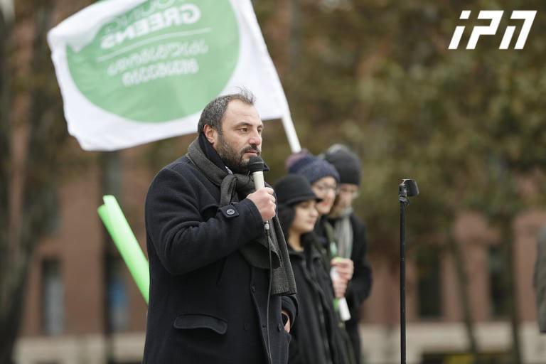 "ნაცმოძრაობის" გვერდით არ დავდგებით - ბექა ნაცვლიშვილი და მისი თანამოაზრეები 25 ნოემბერს დაგეგმილ აქციას არ შეუერთდებიან