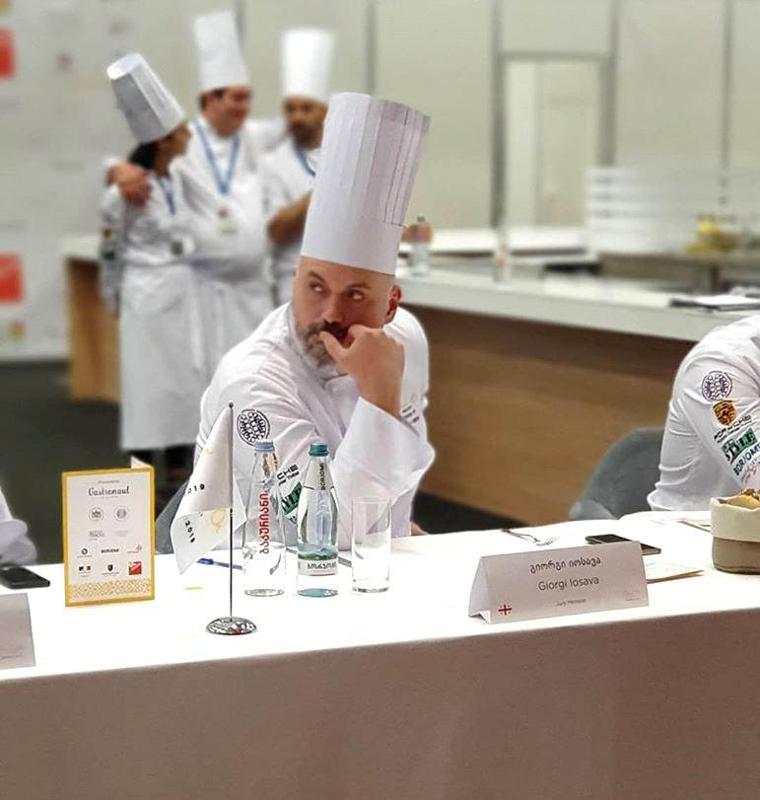 რას წერს სალობიეს მფლობელი პრეზიდენტის ხმაურიან სტუმრობაზე