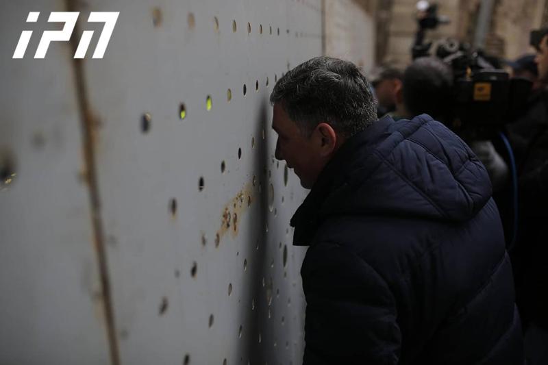 "ხალხი ალბათ, ვერც სამსახურში წავა, ყველა ქუჩა გადაკეტილია" - რა ხდება დილიდან პარლამენტის მიმდებარე ქუჩებზე