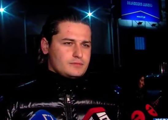 "არ დავუშვებთ, რომ "ნაციონალური მოძრაობა", ეს დაჩანაკებული მოძრაობა შემოტრიალდეს" - სოსო გოგაშვილის შვილი აქციაზე მივიდა