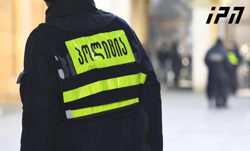 პოლიციამ დააკავა "ქურდულ სამყაროსთან“ კავშირში მყოფი პირები, რომლებიც ცდილობდნენ, მოქალაქისთვის ონლაინკაზინოში მოგებული ფული გამოეძალათ