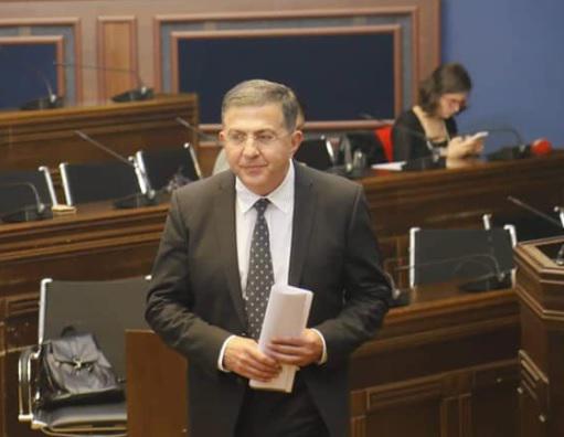 42 ათასი ლარი 3.5 თვეში - რა ქონებით ტოვებს საპენსიო სააგენტოს ლევან სურგულაძე