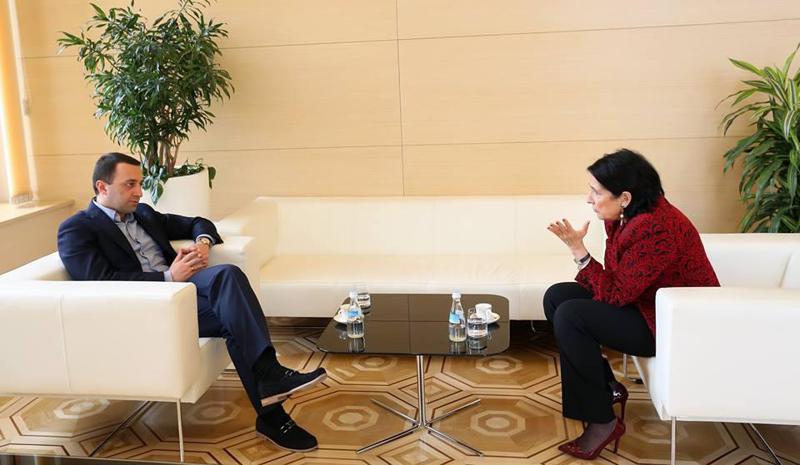 როგორ პასუხობს ირაკლი ღარიბაშვილი სალომე ზურაბიშვილს: "ჩვენი სამხედროები საამაყოები არიან..."