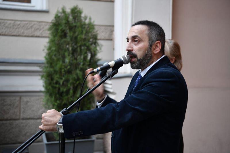 "მხოლოდ საქართველოში, "ოსკარზე" ნომინირებულ კაცს ჭამენ ცოცხლად... ჩვენ კი ძალიან გვიან ვიღებთ ხმას" - რას წერს გიორგი კალანდია ზაზა ურუშაძეზე