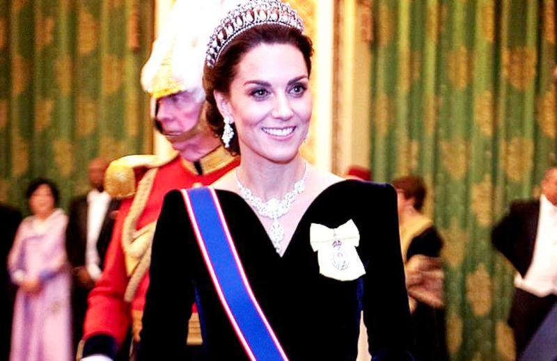 ქეით მიდლტონი დედამთილის გვირგვინით - სენტიმენტალური სტილი, რომელმაც ყველას  დაიანა გაახსენა