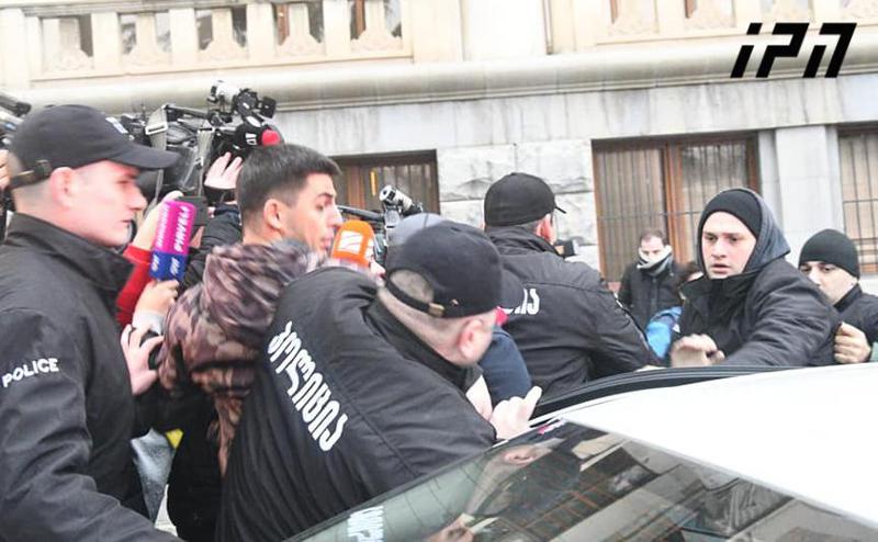 პარლამენტთან აქციაზე 16 პირია დაკავებული