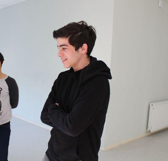 "ჩვენ ერთად გავიმარჯვებთ, ლუკა!" - თბილისის მე-100 სკოლის მხარდაჭერა მოზარდს, რომელმაც თვით­მკვლე­ლო­ბა სცა­და