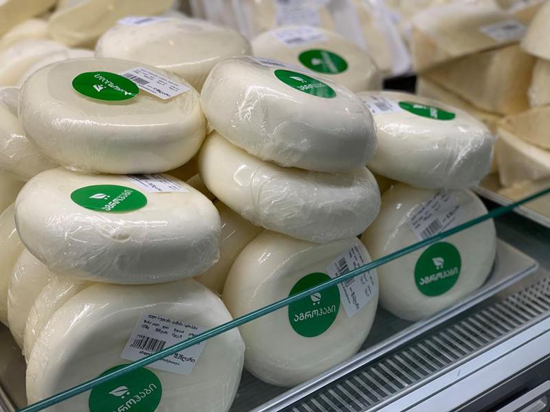 რატომ არ უნდა მიირთვათ ოჯახში დამზადებული ყველი და ვარგისია თუ არა მჟავე მაწონი – ყველაფერი, რაც რძესა და რძის ნაწარმის შესახებ უნდა იცოდეთ