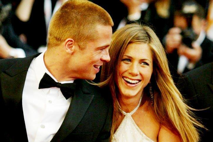 "მიძინებულმა სიყვარულმა გაიღვიძა" - ჯენიფერ ანისტონი და ბრედ პიტი წვეულებაზე ერთად "გამოიჭირეს"