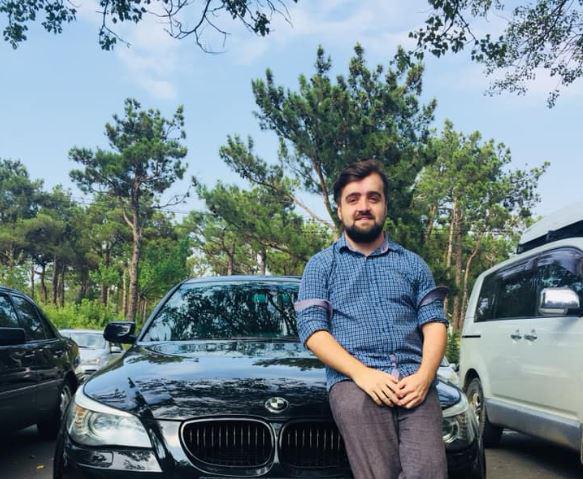 "მოდი, ახლოს მომიჯექიო... უცბად ქამრიდან იღებს იარაღს, მიმიზნებს და ირონიულად იცინის..." - რას იხსენებს პოლიციაში დაკითხვის შესახებ ცნობილი მსახიობის შვილიშვილი