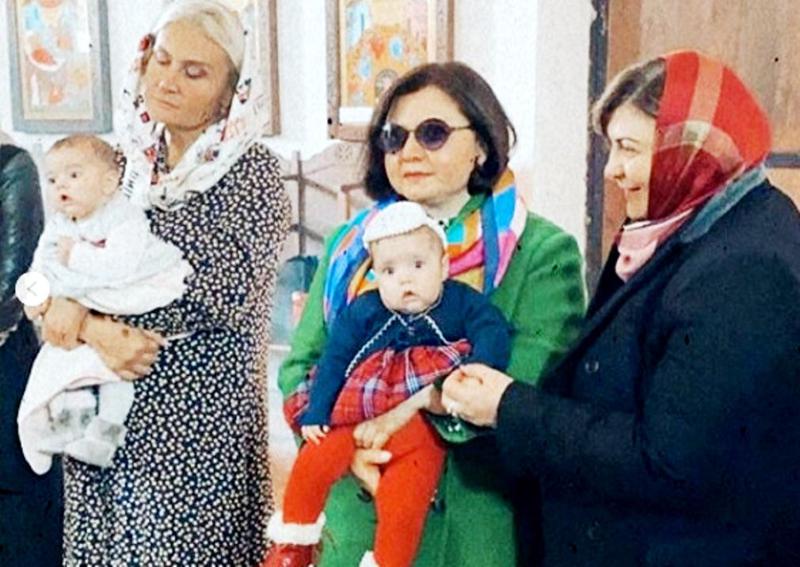 ვინ არიან ნოდარ მელაძის ტყუპის პოპულარული ნათლიები? - ფოტოები ნათლობის ცერემონიიდან