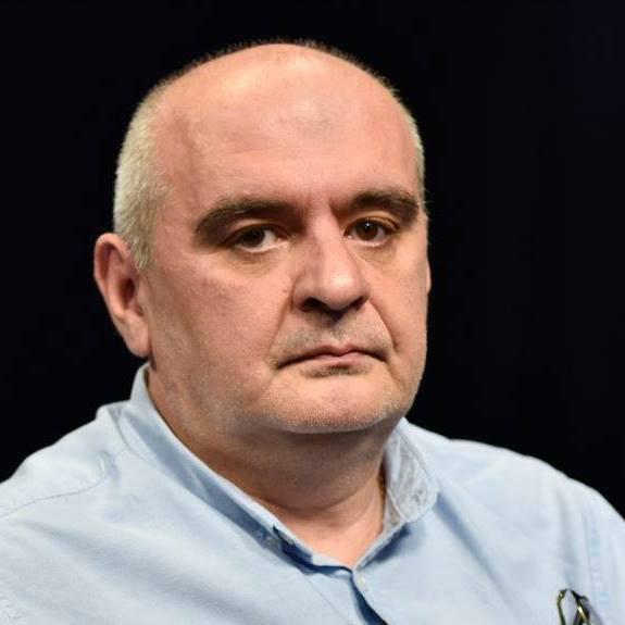 "მოვწიოთ და "ვიდვიჟენიებთ" - ასე იწყება ახალგაზრდებს შორის დიალოგი და სრულდება კომით... ფრთხილად!" - ნარკოლოგი ნარკოტიკზე, რომელიც შსს-მ ამოიღო