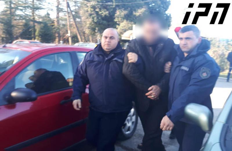 "ქალს სხეულზე დაზიანებები აღენიშნება" - მეუღლის თვითმკვლელობამდე მიყვანის ბრალდებით მამაკაცი დააკავეს