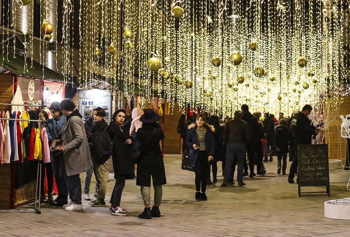 ორბელიანის მოედანზე საახალწო ღონისძიებები გრძელდება