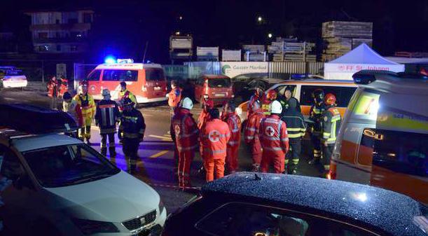 იტალიაში ტურისტების ჯგუფს ავტომანქანა დაეჯახა, რა დროსაც 6 ადამიანი დაიღუპა