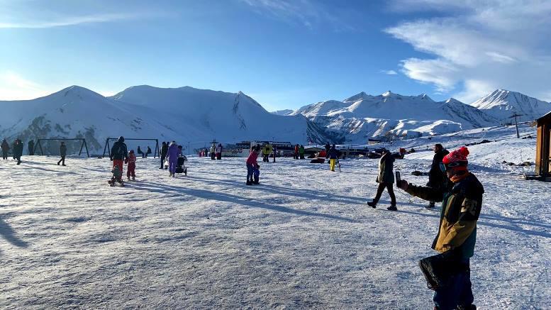 "სცემეს თანამშრომლები, ტურისტები... ეს ჩვეულებრივი რეკეტია!" - გუდაურში კრიმინალური შემთხვევების მატება ბიზნესს საფრთხეს უქმნის
