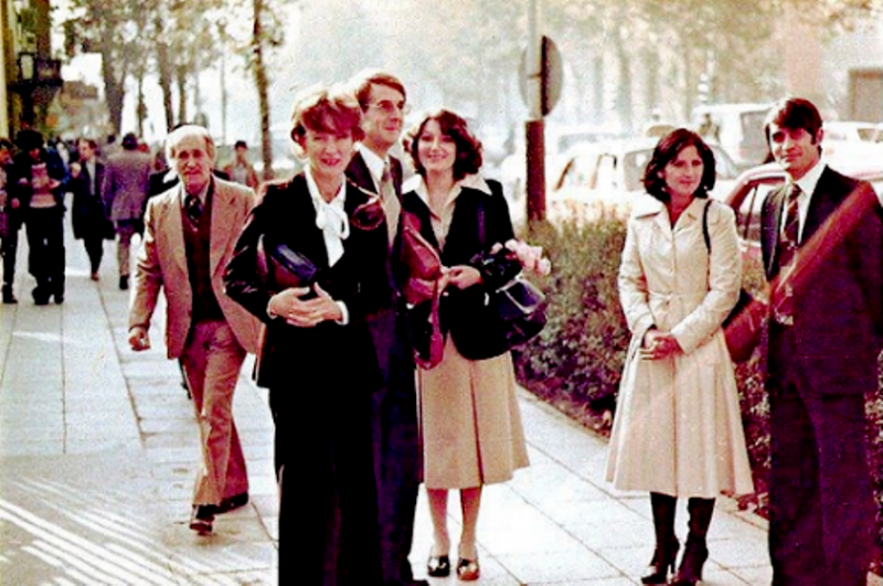 ფოტოები, რომლებიც ასახავს, როგორი იყო ირანი ისლამურ რევოლუციამდე - ქალები ჩადრის გარეშე და საცურაო კოსტუმებით სანაპიროზე