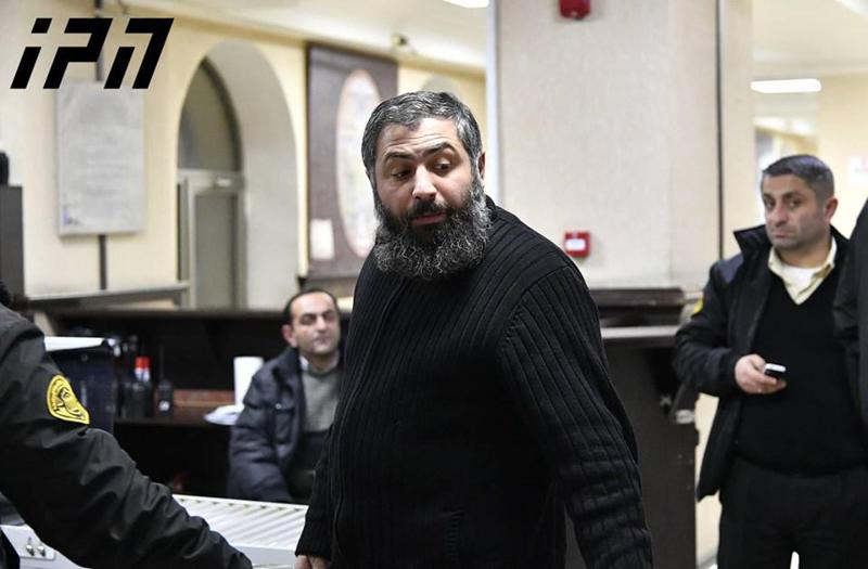 "გამიგიჟა ბავშვები, გვიყვარხარო მწერენ..." - რა თქვა პროცესზე ყოფილი მეუღლის მიმართ მუქარის ფაქტზე ბრალდებულმა სასულიერო პირმა