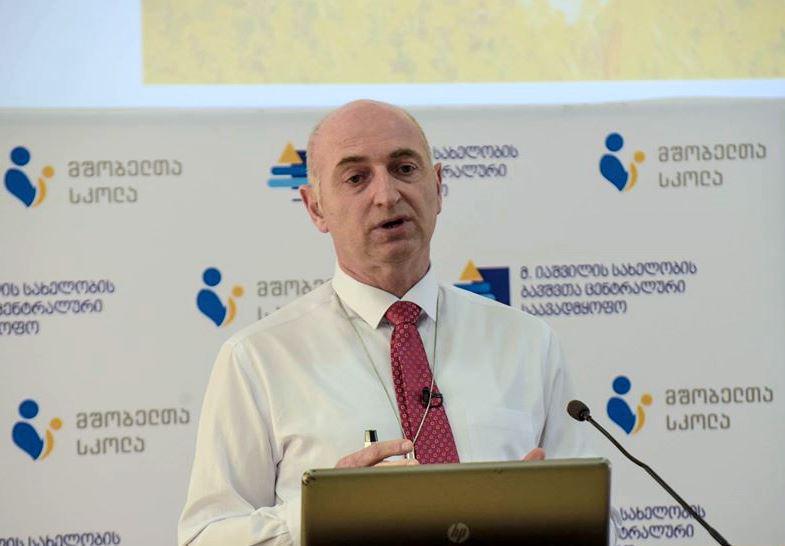 “მოლოდინი გვაქვს, რომ ნოემბრიდან აპრილის პერიოდში იქნება გრიპი, გავრცელების პიკი დეკემბერ-თებერვლის თვეზე მოვა“ - ივანე ჩხაიძე