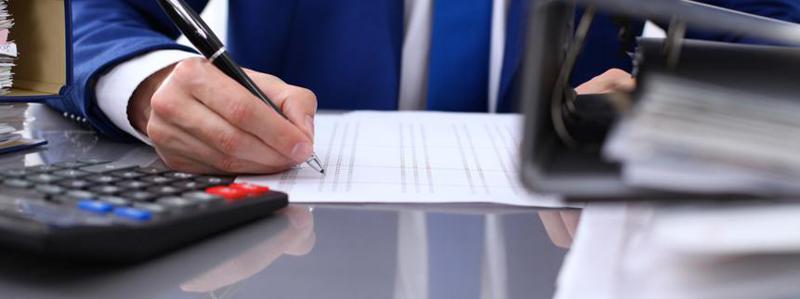 დეპუტატები, რომლებიც ქონებას "მალავენ" - რა დარღვევებით ივსება დეკლარაციები