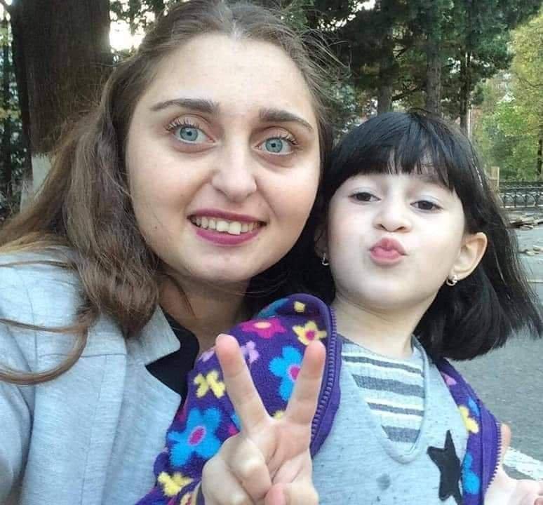 ქუთაისი-სამტრედიის გზაზე მომხდარი საზარელი ავარიის დეტალები - გარდაცვლილი 23 წლის ქალი და 5 წლის ბავშვი ბიძაშვილები იყვნენ