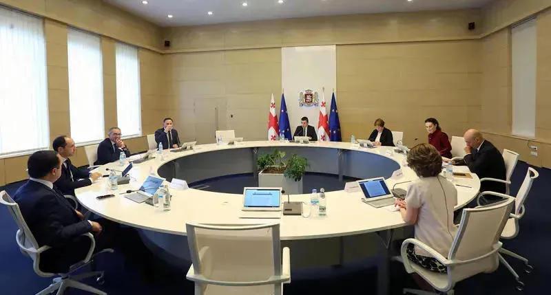 განათლებისა და კულტურის სამინისტროები ერთმანეთს გამოეყოფა