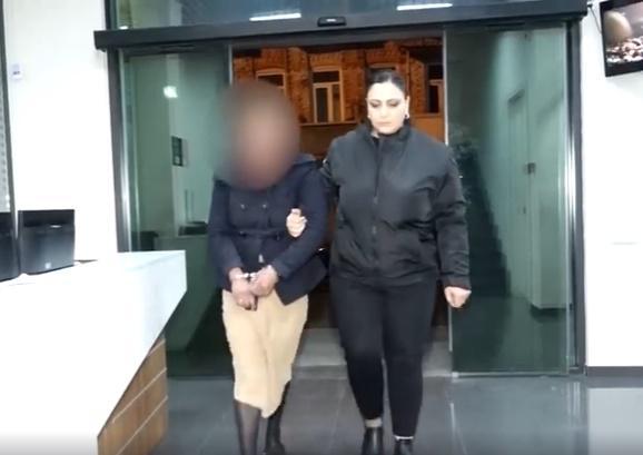 პოლიციამ თბილისში დააკავა ქალი, რომელიც ქმარზე და არასრულწლოვან შვილებზე ძალადობდა